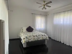 4 Bedroom House to Rent in Upper Hillside