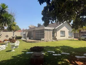 4 Bedroom House to Rent in Upper Hillside