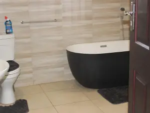 4 Bedroom House to Rent in Chisipite