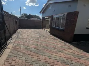 3 Bedroom House to Rent in Sunningdale