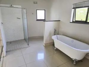 4 Bedroom House to Rent in Borrowdale Brooke