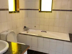 4 Bedroom House to Rent in Shawasha Hills