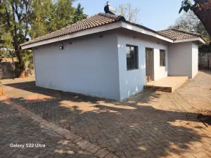 3 Bedroom Cottage/Garden Flat to Rent in Marlborough