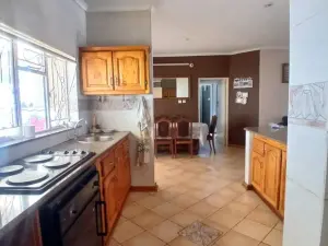 Cottage/Garden Flat to Rent in Avondale West