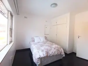 4 Bedroom House to Rent in Upper Hillside