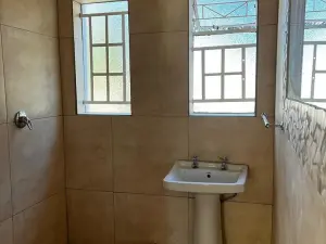 Flat/Apartment to Rent in Avondale