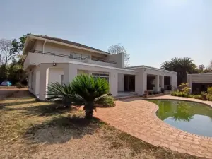 4 Bedroom House to Rent in Alexandra Park