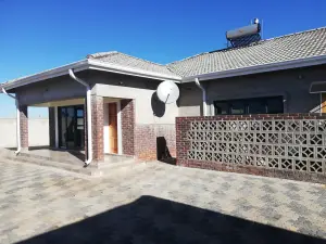 Townhouse/Complex/Cluster to Rent in Mount Pleasant Heights