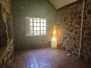 Cottage/Garden Flat to Rent in Greendale