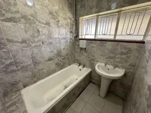 3 Bedroom House to Rent in Haig Park