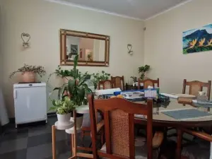 4 Bedroom House to Rent in Milton Park