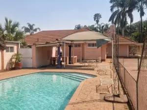 4 Bedroom House to Rent in Milton Park