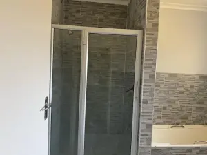 5 Bedroom House to Rent in Northwood
