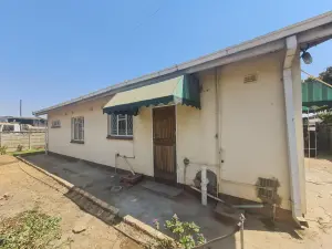 4 Bedroom House to Rent in Glen Norah
