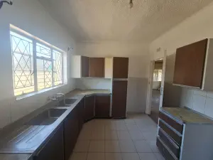 4 Bedroom House to Rent in Glen Norah