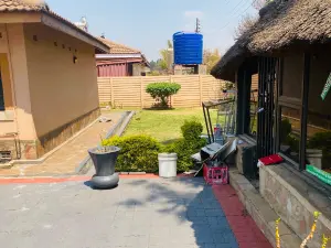 3 Bedroom House to Rent in Meyrick Park