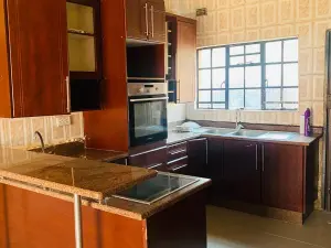 3 Bedroom House to Rent in Meyrick Park