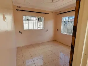 6 Bedroom House to Rent in Sunningdale