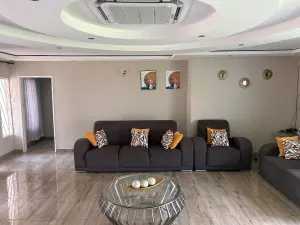 4 Bedroom House to Rent in Highlands