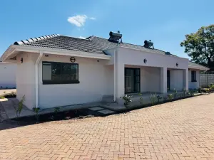 Townhouse/Complex/Cluster to Rent in Eastlea