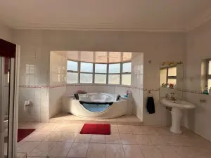 4 Bedroom House to Rent in Glen Forest