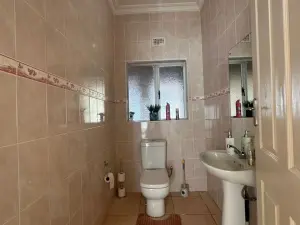 4 Bedroom House to Rent in Glen Forest