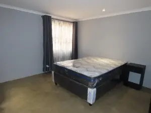 2 Bedroom Cottage/Garden Flat to Rent in Marlborough