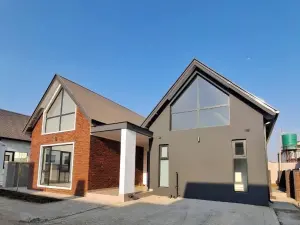 Townhouse/Complex/Cluster to Rent in Borrowdale West
