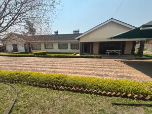 5 Bedroom House to Rent in Greendale