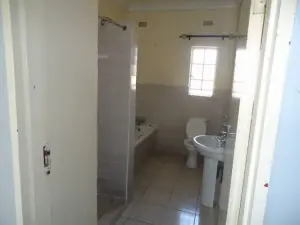 Townhouse/Complex/Cluster to Rent in Hillside