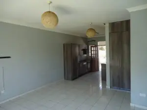 Townhouse/Complex/Cluster to Rent in Hillside