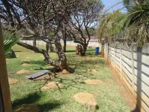 Townhouse/Complex/Cluster to Rent in Hillside