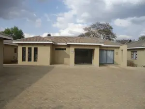 2 Bedroom Cottage/Garden Flat to Rent in Bluff Hill