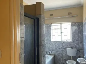 4 Bedroom House to Rent in Waterfalls