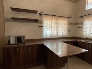 4 Bedroom House to Rent in Brookeview
