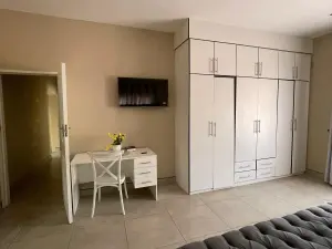 4 Bedroom House to Rent in Brookeview