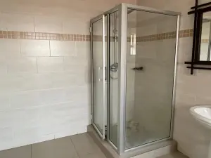 4 Bedroom House to Rent in Brookeview