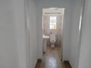 7 Bedroom House to Rent in Hillside