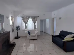 Commercial Property to Rent in Hillside