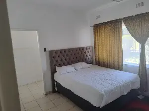 Commercial Property to Rent in Hillside