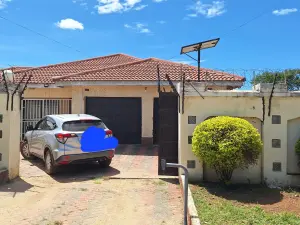 3 Bedroom House to Rent in Monavale