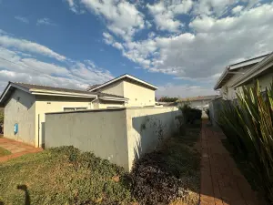 Townhouse/Complex/Cluster to Rent in Greendale