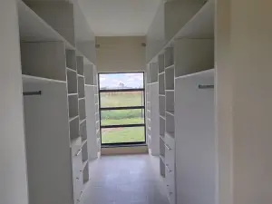 5 Bedroom House to Rent in Fairview