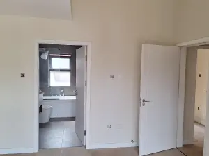 Flat/Apartment to Rent in Avondale