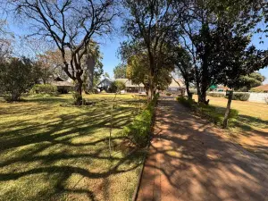 Commercial Property to Rent in Marlborough