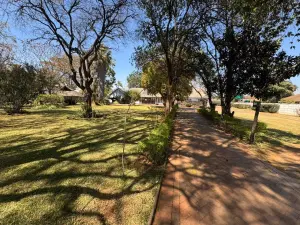 Commercial Property to Rent in Marlborough