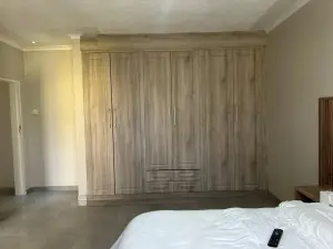 5 Bedroom House to Rent in Highlands
