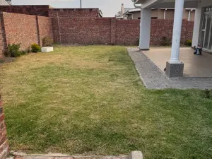 Townhouse/Complex/Cluster to Rent in Greendale North