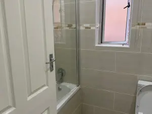 Townhouse/Complex/Cluster to Rent in Greendale North