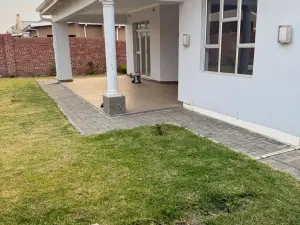 Townhouse/Complex/Cluster to Rent in Greendale North